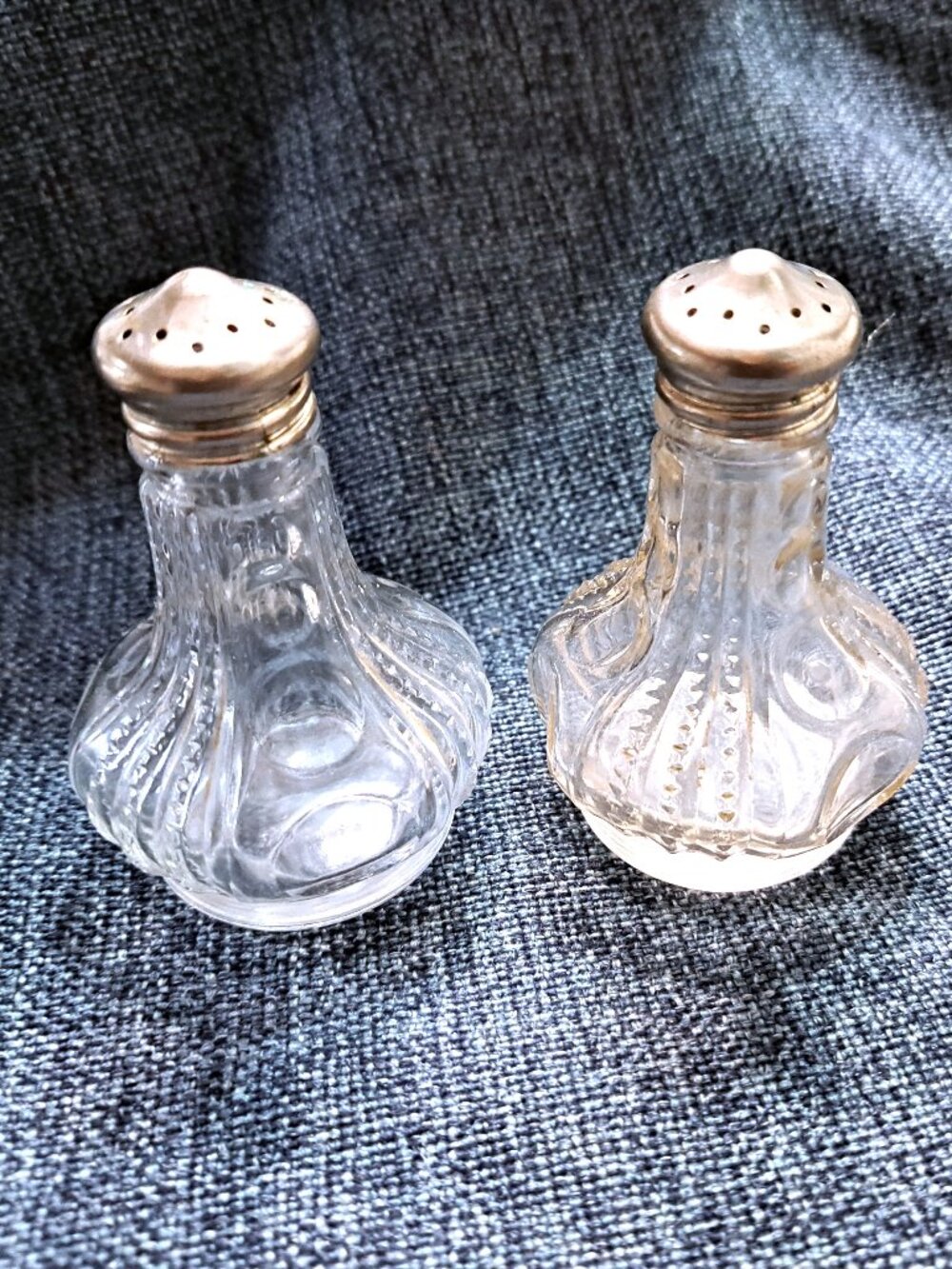 PAIR VINTAGE GLASS SALT & PEPPER SHAKERS S&P W SILVER PLATED TOP EAPG